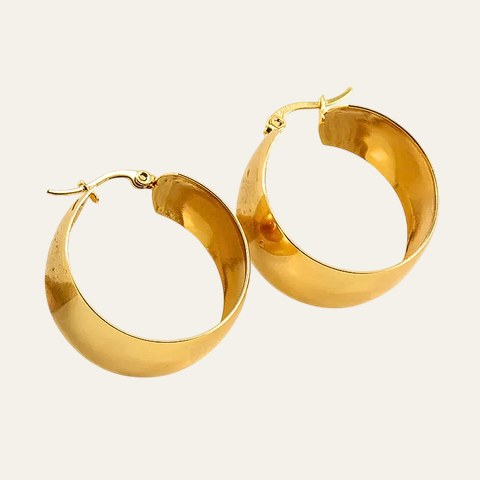 Aretes Amara de aro ancho dorado