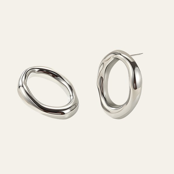 Aretes Oru de óvalo orgánico plateado